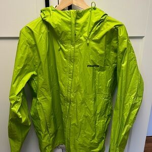 Patagonia rain jacket wind breaker size large